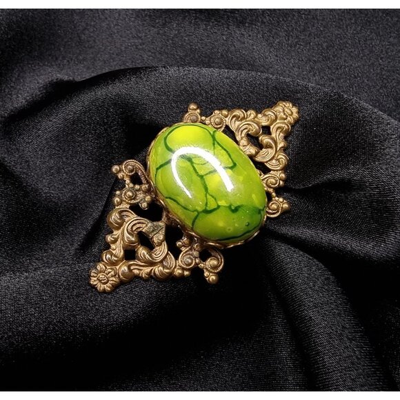 Antique Early 20th Century Ornate Brass Brooch With Vibrant Green Marble Design - Picture 2 of 5